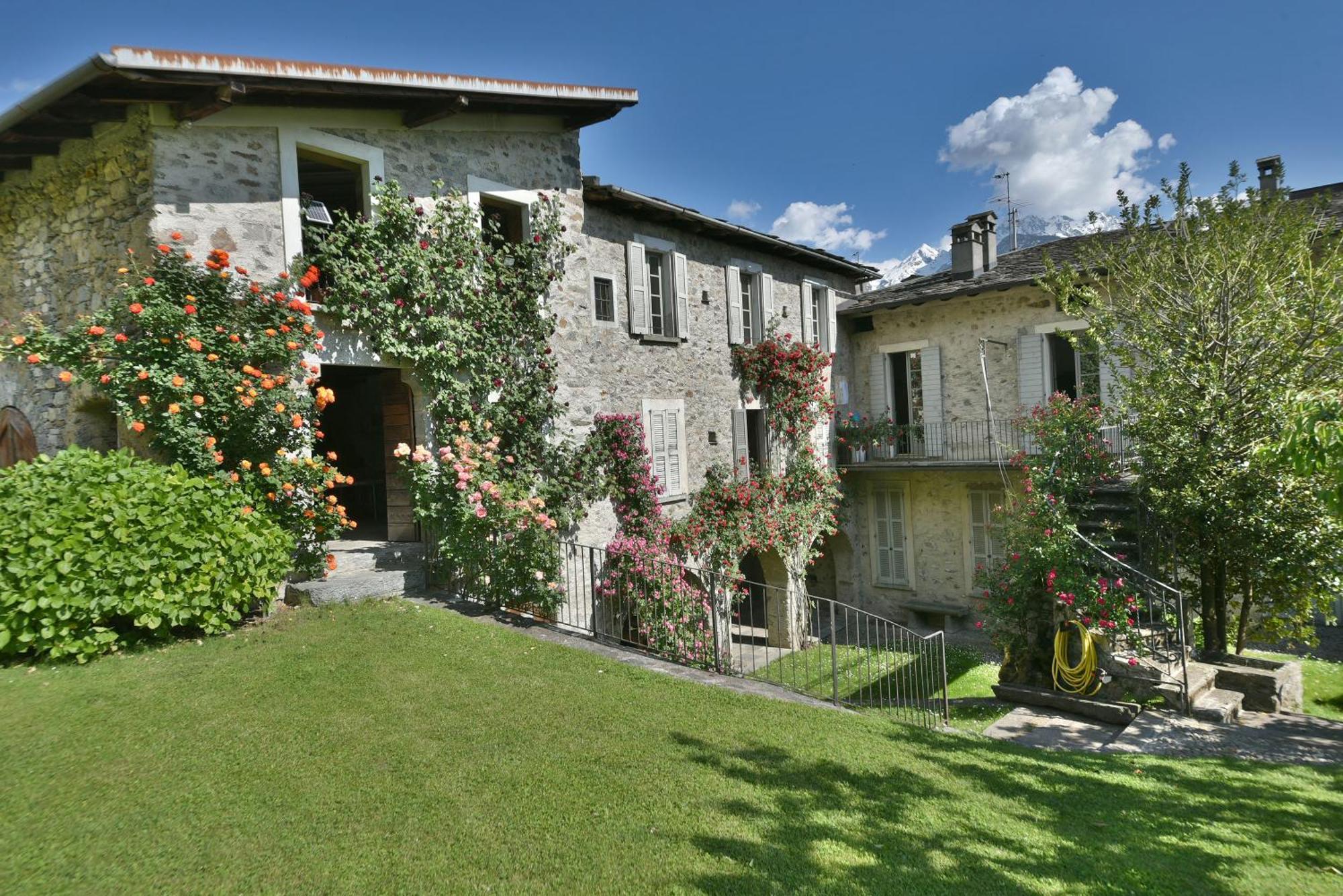 Piano Nobile Al Roseto Del Drago Villa San Bernardo  Exterior photo